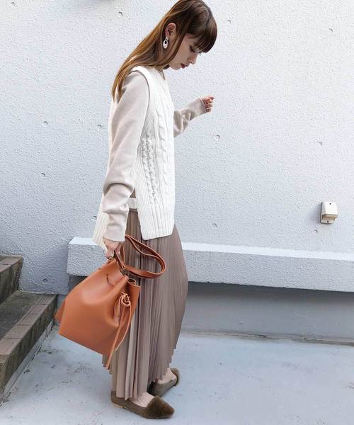 PICCIN（ピッチン）の「【WEB限定】バルキーニットケーブル編みベスト（ベスト・レディース・ブラック/オフホワイト/モカ/ベージュ・MEDIUM）」の22枚目の写真