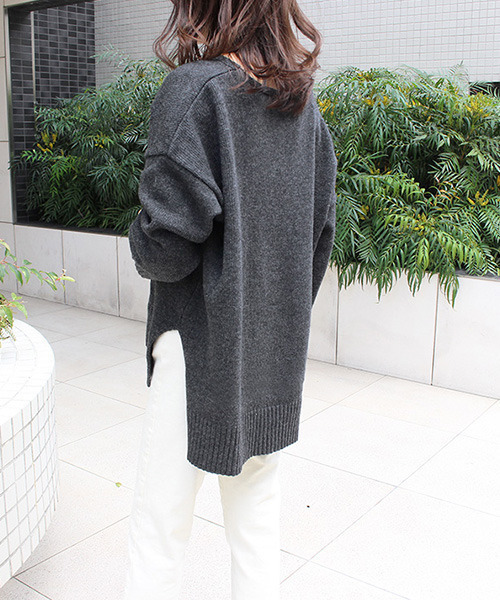 MODE ROBE（モードローブ）の「Vネックルーズニット（ニット/セーター・レディース・ライトグレー/ダークグレー/ブラウン/ベージュ・FREE）」の5枚目の写真