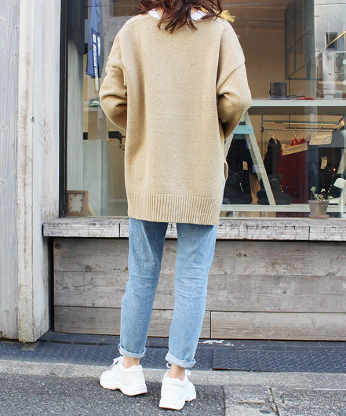 MODE ROBE（モードローブ）の「Vネックルーズニット（ニット/セーター・レディース・ライトグレー/ダークグレー/ブラウン/ベージュ・FREE）」の14枚目の写真