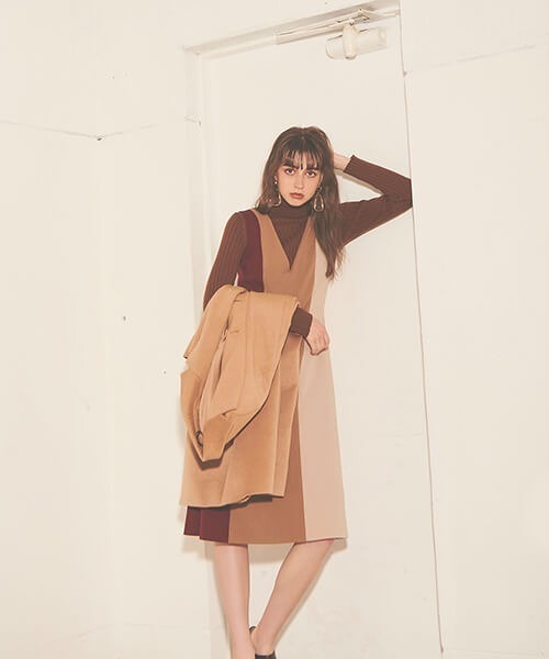 eimy istoire（エイミーイストワール）の「Vネックカラーコンビ