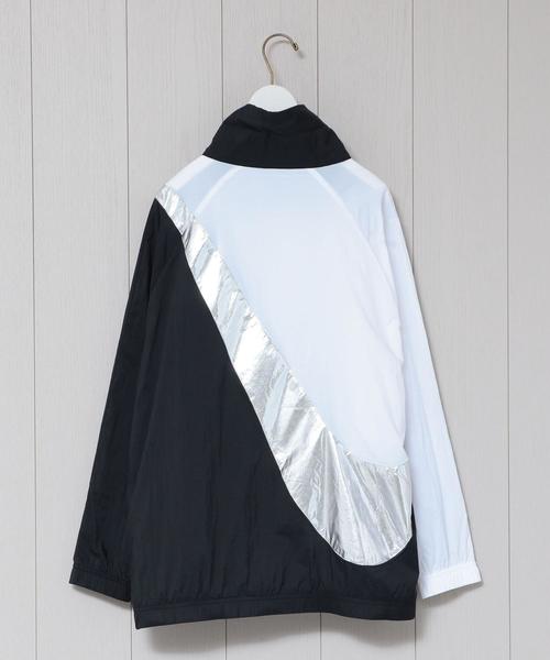 NIKE（ナイキ）の「＜NIKE＞SWOOSH JACKET WOVEN CB GEL/ジャケット（ナイロンジャケット・レディース・ブラック・LARGE/X-LARGE）」の7枚目の写真
