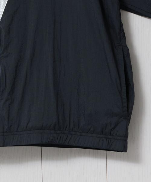 NIKE（ナイキ）の「＜NIKE＞SWOOSH JACKET WOVEN CB GEL/ジャケット（ナイロンジャケット・レディース・ブラック・LARGE/X-LARGE）」の4枚目の写真