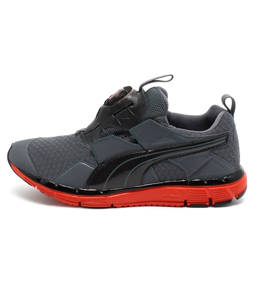 PUMA（プーマ）の「フューチャーディスク LTWT 2.0 (UNISEX) - progressive youth - DISC（スニーカー・メンズ・ブルー/ホワイト×ピンク/レッド/グレー/ブラック・27cm/29cm/24.5cm/23cm/26cm/28.5cm/25cm/23.5cm/25.5cm/27.5cm/30cm/26.5cm/24cm/28cm/31cm/22.5cm）」の6枚目の写真