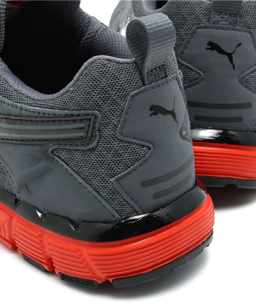 PUMA（プーマ）の「フューチャーディスク LTWT 2.0 (UNISEX) - progressive youth - DISC（スニーカー・メンズ・ブルー/ホワイト×ピンク/レッド/グレー/ブラック・27cm/29cm/24.5cm/23cm/26cm/28.5cm/25cm/23.5cm/25.5cm/27.5cm/30cm/26.5cm/24cm/28cm/31cm/22.5cm）」の12枚目の写真