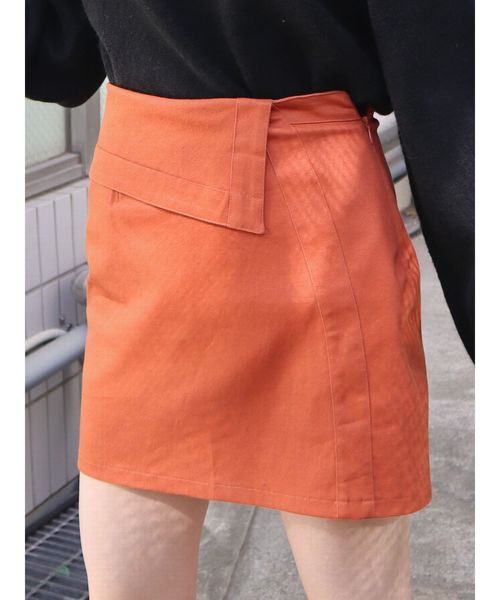 EMODA(エモダ)の「カーブタイミニスカート(スカート・レディース・ブラック/オレンジ/マスタード・SMALL/MEDIUM)」の1枚目の写真