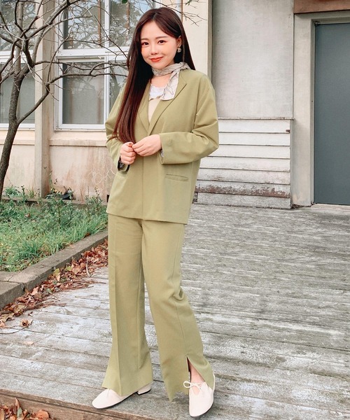 DuKKah（デュカ）の「dukkah/【148cm基準・低身長向け】【セットアップ対応商品】セットアップセミフレアパンツ（スラックス・レディース・ブラック/アイボリー/グリーン系その他・FREE）」の4枚目の写真