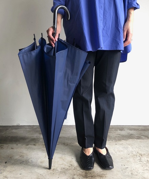 COMMON WARE（コモンウェアー）の「NT:70cm エンボスビニール アンブレラ　男女兼用　　大きめビニール長傘（長傘・レディース・ネイビー/ブラック・FREE）」の5枚目の写真