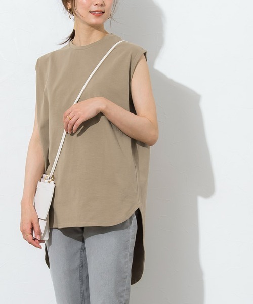 Pierrot（ピエロ）の「ボックスシルエットTシャツ（Tシャツ/カットソー・レディース・オフホワイト/ブラック/チャコールグレー/ベージュ/ブルー/ライトグレー・M/L）」の6枚目の写真