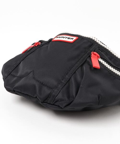 HUNTER（ハンター）の「【HUNTER/ハンター】ORIGINAL NYLON BUMBAG(オリジナルナイロンバムバッグ)（ボディバッグ/ウエストポーチ・レディース・ブラック/ダークオリーブ/レッド/ネイビー・FREE）」の6枚目の写真