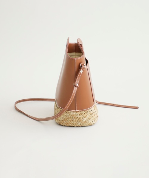 YAHKI（ヤーキ）の「【YAHKI(ヤーキ)】2WAYレザー切り替えショルダー  