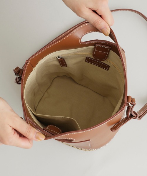 YAHKI（ヤーキ）の「【YAHKI(ヤーキ)】2WAYレザー切り替えショルダー  