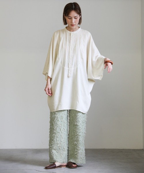 select MOCA(セレクトモカ)の「2021 SS リネンスタンドカラードルマンスリーブシャツ(前ヨークオーバーサイズブラウス)(シャツ/ブラウス・レディース・エメラルドブルー/カーキ/アイボリー・FREE)」の5枚目の写真