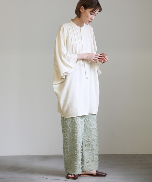 select MOCA(セレクトモカ)の「2021 SS リネンスタンドカラードルマンスリーブシャツ(前ヨークオーバーサイズブラウス)(シャツ/ブラウス・レディース・エメラルドブルー/カーキ/アイボリー・FREE)」の8枚目の写真