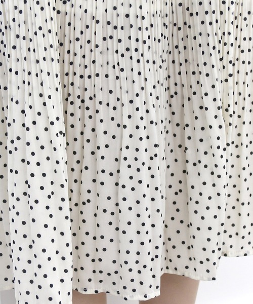 Roomy's(ルーミーズ)の「プリーツドットスカート(スカート・レディース・オフホワイト/パープル/ブラック・FREE)」の15枚目の写真
