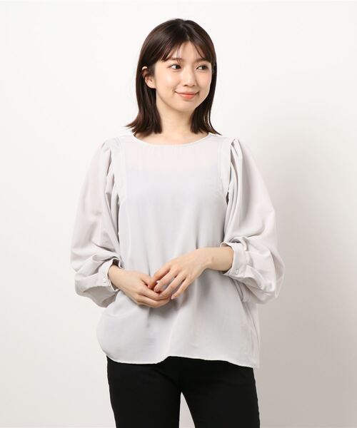 Te chichi(テチチ)の「肩タックブラウス(シャツ/ブラウス・レディース・オフホワイト/グレー/ネイビー・フリ-)」の2枚目の写真