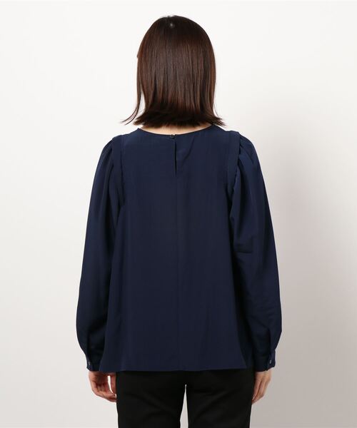 Te chichi(テチチ)の「肩タックブラウス(シャツ/ブラウス・レディース・オフホワイト/グレー/ネイビー・フリ-)」の4枚目の写真