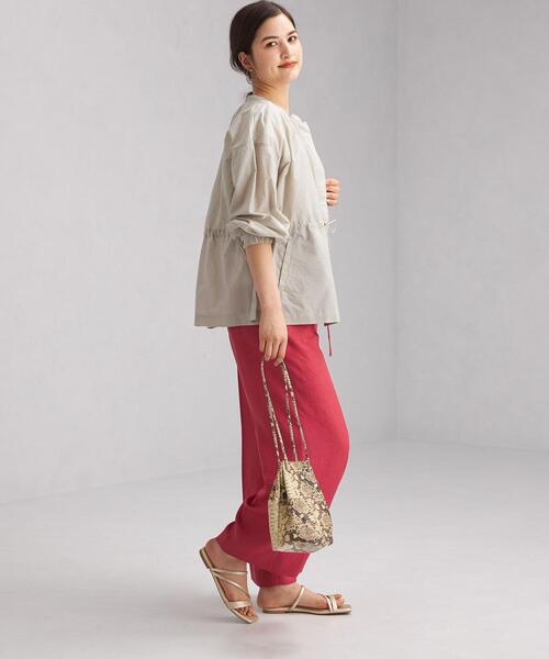 green label relaxing（グリーンレーベルリラクシング）の「FFC シアー ライト ギャザー ドロスト ブルゾン（ブルゾン・レディース・ナチュラル/ブラウン/ネイビー・FREE）」の15枚目の写真