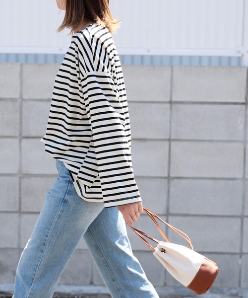 reca（レカ）の「ワイドスリーブボーダーカットソー（Tシャツ/カットソー・レディース・ブラック/モカ/ネイビー/ライトブルー/ライラック/ブラウン系その他/ベージュ/ホワイト/グリーン系その他/オリーブ・FREE）」の3枚目の写真