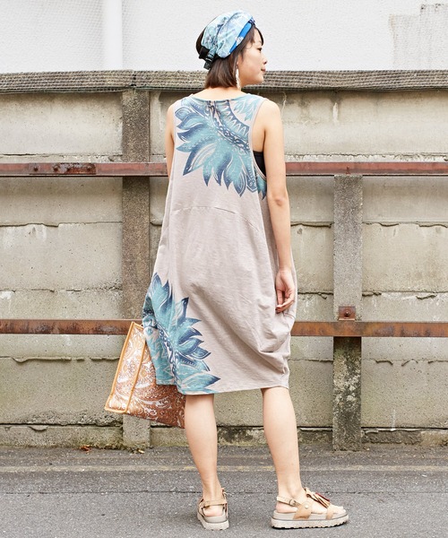 チャイハネ(チャイハネ)の「【チャイハネ】リゾートトライバルノースリーブワンピース(チュニック・レディース・ベージュ/ホワイト/ブラック/グリーン・FREE)」の11枚目の写真