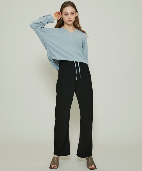 FEMMENT(ファモン)の「【FEMMENT(ファモン)】別注バックサテンストレッチブラウス(シャツ/ブラウス・レディース・ブラック/ブラウン/ブルー・FREE)」の17枚目の写真