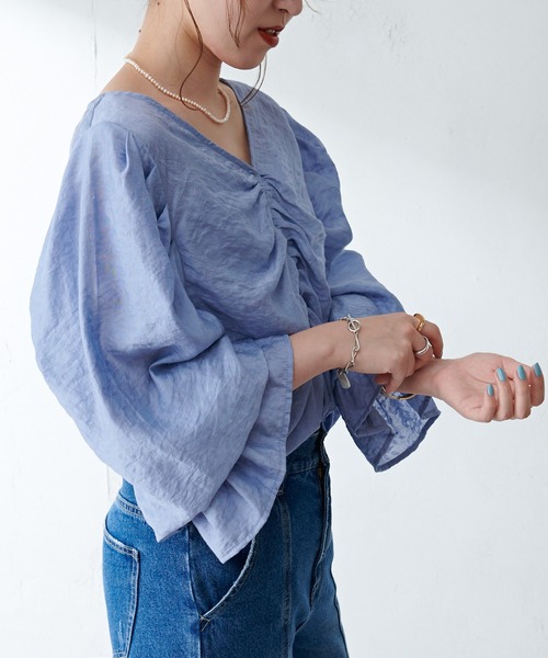 DISCOAT（ディスコート）の「生地JQDギャザーブラウス（シャツ/ブラウス・レディース・サックスブルー/ピンクベージュ/オフホワイト/ブラック・FREE）」の20枚目の写真