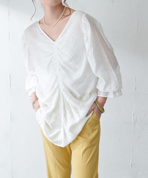 DISCOAT（ディスコート）の「生地JQDギャザーブラウス（シャツ/ブラウス・レディース・サックスブルー/ピンクベージュ/オフホワイト/ブラック・FREE）」の9枚目の写真