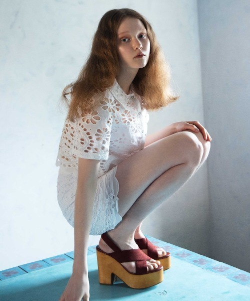 REDYAZEL（レディアゼル）の「フェイクスエードウッドソールサンダル（サンダル・レディース・ベージュ/レッド/ブラック・SMALL/MEDIUM/LARGE）」の10枚目の写真