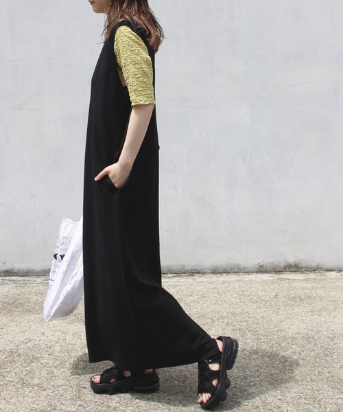 LAVEANGE（ラビアンジェ）の「Vネックツイルポンチ ジャンパースカート（ワンピース・レディース・ブラック/ベージュ/ブラウン/モカ/ネイビー・LL/3L/4L/5L/M）」の7枚目の写真