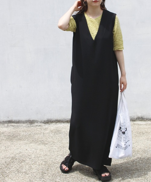 LAVEANGE（ラビアンジェ）の「Vネックツイルポンチ ジャンパースカート（ワンピース・レディース・ブラック/ベージュ/ブラウン/モカ/ネイビー・LL/3L/4L/5L/M）」の14枚目の写真