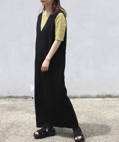 LAVEANGE（ラビアンジェ）の「Vネックツイルポンチ ジャンパースカート（ワンピース・レディース・ブラック/ベージュ/ブラウン/モカ/ネイビー・LL/3L/4L/5L/M）」の15枚目の写真