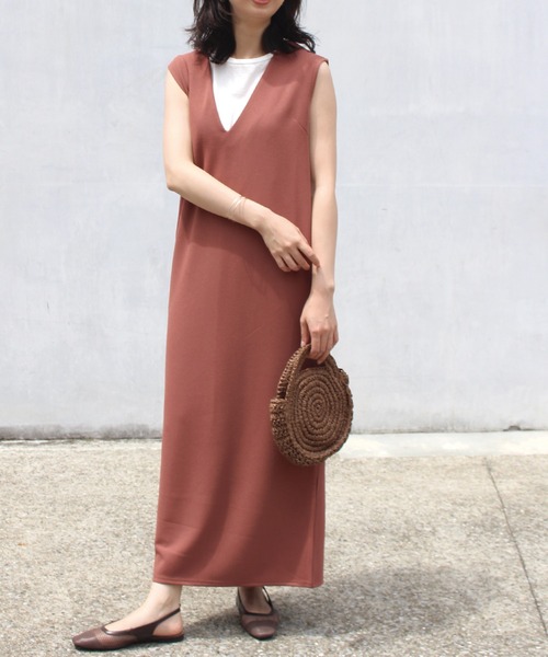 LAVEANGE（ラビアンジェ）の「Vネックツイルポンチ ジャンパースカート（ワンピース・レディース・ブラック/ベージュ/ブラウン/モカ/ネイビー・LL/3L/4L/5L/M）」の21枚目の写真