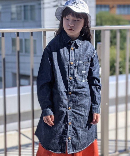 Lee（リー）の「Lee/リー キッズ　ライトオンスデニムシャツワンピース（シャツ/ブラウス・キッズ・インディゴブルー/ダークインディゴブルー・140/130/150）」の20枚目の写真