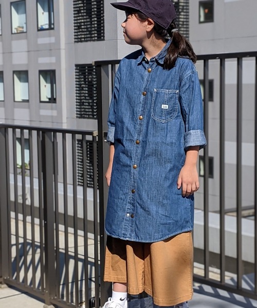 Lee（リー）の「Lee/リー キッズ　ライトオンスデニムシャツワンピース（シャツ/ブラウス・キッズ・インディゴブルー/ダークインディゴブルー・140/130/150）」の8枚目の写真