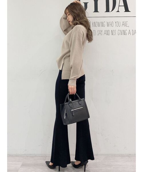 GYDA（ジェイダ）の「【SETUP着用可】ボトルネックマトンスリーブニットTOPS（ニット/セーター・レディース・ブラック/ベージュ/ブラウン・FREE）」の14枚目の写真