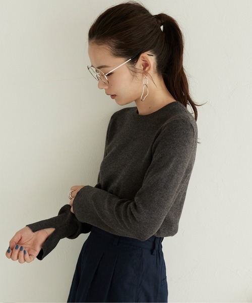 titivate(ティティベイト)の「ソフトタッチクルーネックリブニット(ニット/セーター・レディース・グレー系その他/グレイッシュベージュ/ブルー/イエロー/ライトベージュ・S/M/L)」の9枚目の写真