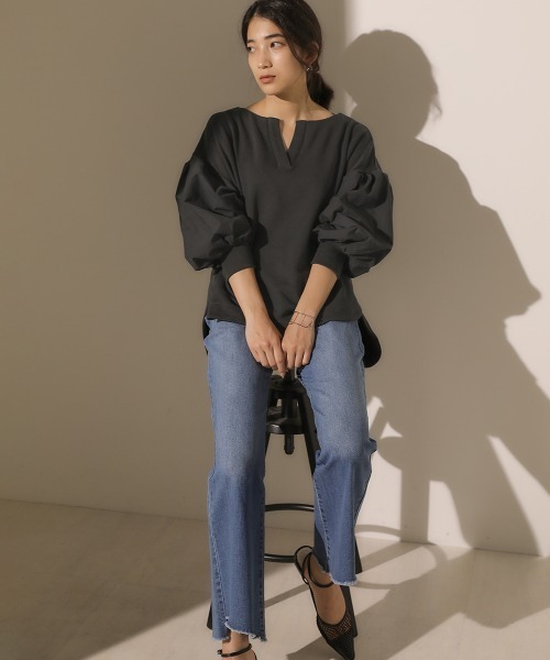 Bou Jeloud（ブージュルード）の「袖ボリュームスウェット（スウェット・レディース・チャコールグレー/モカ/ホワイト系その他・FREE）」の12枚目の写真