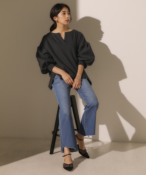 Bou Jeloud（ブージュルード）の「袖ボリュームスウェット（スウェット・レディース・チャコールグレー/モカ/ホワイト系その他・FREE）」の8枚目の写真