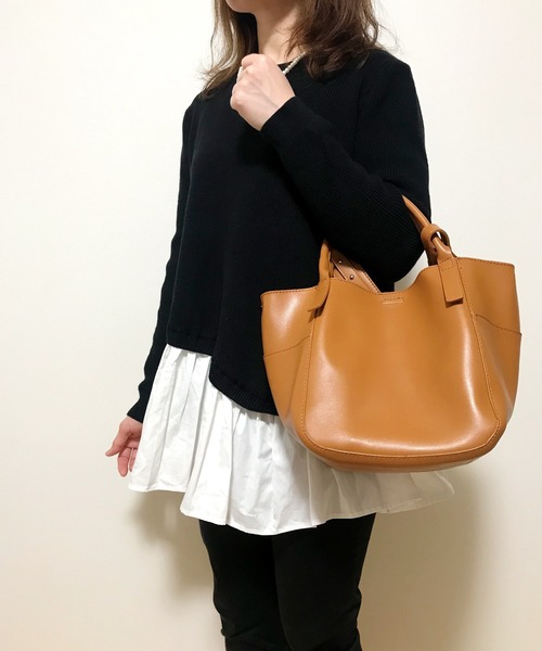 PARKS TOKYO SELECT(パークストウキョウセレクト)の「フェイクレザー 2way バッグ (ミニポーチ付き)(ショルダーバッグ・レディース・ベージュ/ブラウン/アイボリー/ブラック・FREE)」の4枚目の写真