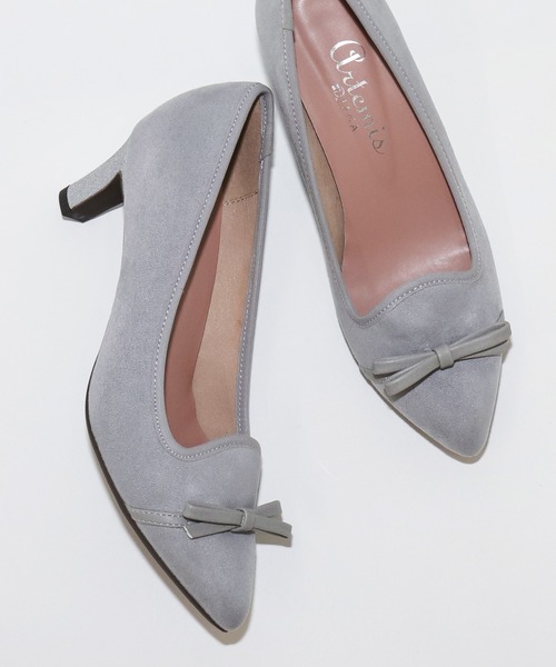 artemis by DIANA（アルテミスバイダイアナ）の「オペラカットリボンパンプス（パンプス・レディース・ベージュ/ブラックミックス/グレー/ブラック・23.0cm/23.5cm/25.0cm/24.5cm/22.5cm/24.0cm/22.0cm）」の4枚目の写真