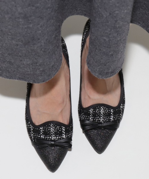artemis by DIANA（アルテミスバイダイアナ）の「オペラカットリボンパンプス（パンプス・レディース・ベージュ/ブラックミックス/グレー/ブラック・23.0cm/23.5cm/25.0cm/24.5cm/22.5cm/24.0cm/22.0cm）」の7枚目の写真