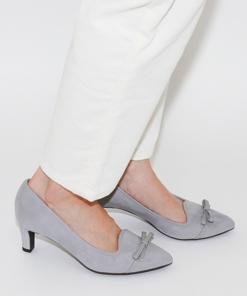 artemis by DIANA（アルテミスバイダイアナ）の「オペラカットリボンパンプス（パンプス・レディース・ベージュ/ブラックミックス/グレー/ブラック・23.0cm/23.5cm/25.0cm/24.5cm/22.5cm/24.0cm/22.0cm）」の6枚目の写真