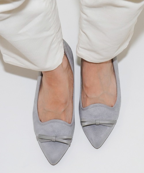 artemis by DIANA（アルテミスバイダイアナ）の「オペラカットリボンパンプス（パンプス・レディース・ベージュ/ブラックミックス/グレー/ブラック・23.0cm/23.5cm/25.0cm/24.5cm/22.5cm/24.0cm/22.0cm）」の18枚目の写真