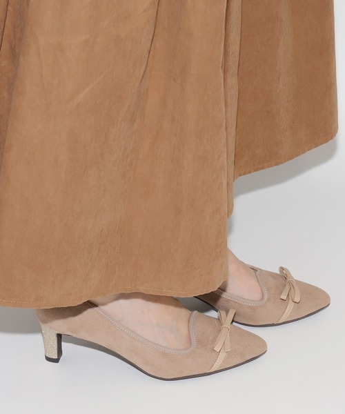 artemis by DIANA（アルテミスバイダイアナ）の「オペラカットリボンパンプス（パンプス・レディース・ベージュ/ブラックミックス/グレー/ブラック・23.0cm/23.5cm/25.0cm/24.5cm/22.5cm/24.0cm/22.0cm）」の14枚目の写真