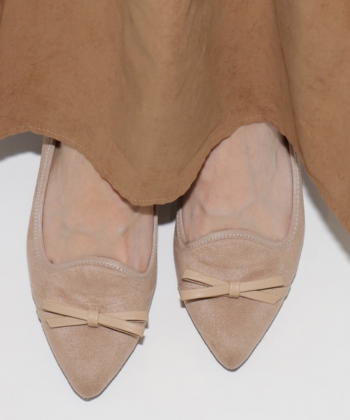 artemis by DIANA（アルテミスバイダイアナ）の「オペラカットリボンパンプス（パンプス・レディース・ベージュ/ブラックミックス/グレー/ブラック・23.0cm/23.5cm/25.0cm/24.5cm/22.5cm/24.0cm/22.0cm）」の16枚目の写真