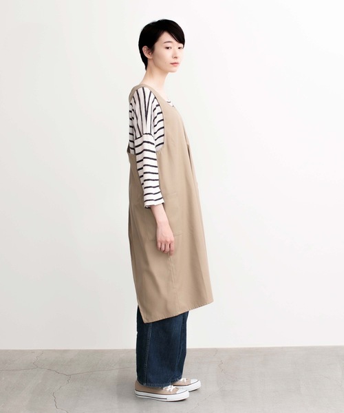 COCO WALK（ココウォーク）の「COCOWALK:タック バッククロス エプロン（エプロン・レディース・ベージュ/ボルドー・FREE）」の6枚目の写真