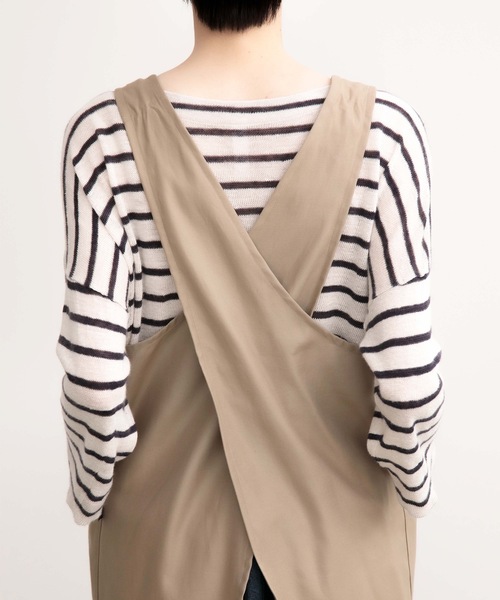 COCO WALK（ココウォーク）の「COCOWALK:タック バッククロス エプロン（エプロン・レディース・ベージュ/ボルドー・FREE）」の5枚目の写真