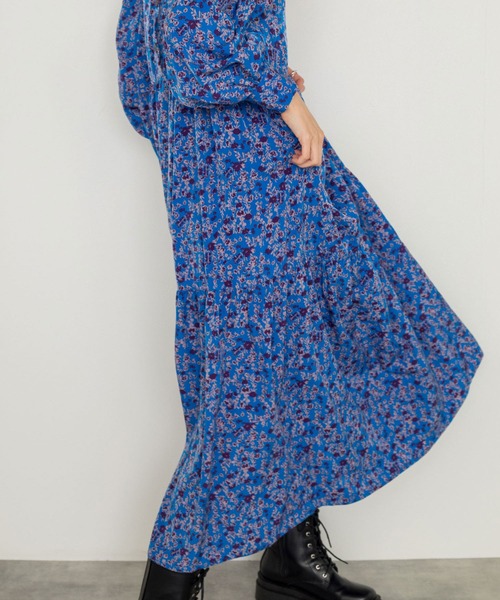w closet(ダブルクローゼット)の「小花柄ティアード2WAYワンピース(ワンピース・レディース・ブルー/グリーン・FREE)」の19枚目の写真