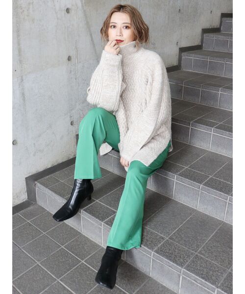 MURUA(ムルーア)の「カラータックパンツ(スラックス・レディース・ブラック/パープル/レッド/グリーン/アイボリー/マスタード・1/2)」の12枚目の写真
