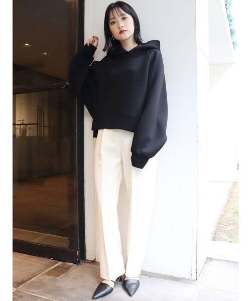 MURUA(ムルーア)の「カラータックパンツ(スラックス・レディース・ブラック/パープル/レッド/グリーン/アイボリー/マスタード・1/2)」の17枚目の写真