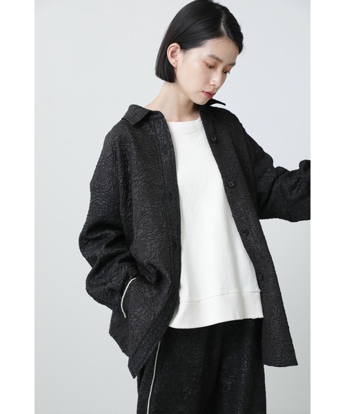 OKIRAKU(オキラク)の「(OKIRAKU×ROSE BUD)ジャカードビッグシャツ(シャツ/ブラウス・レディース・ブラック/ピンク・ONE SIZE)」の2枚目の写真